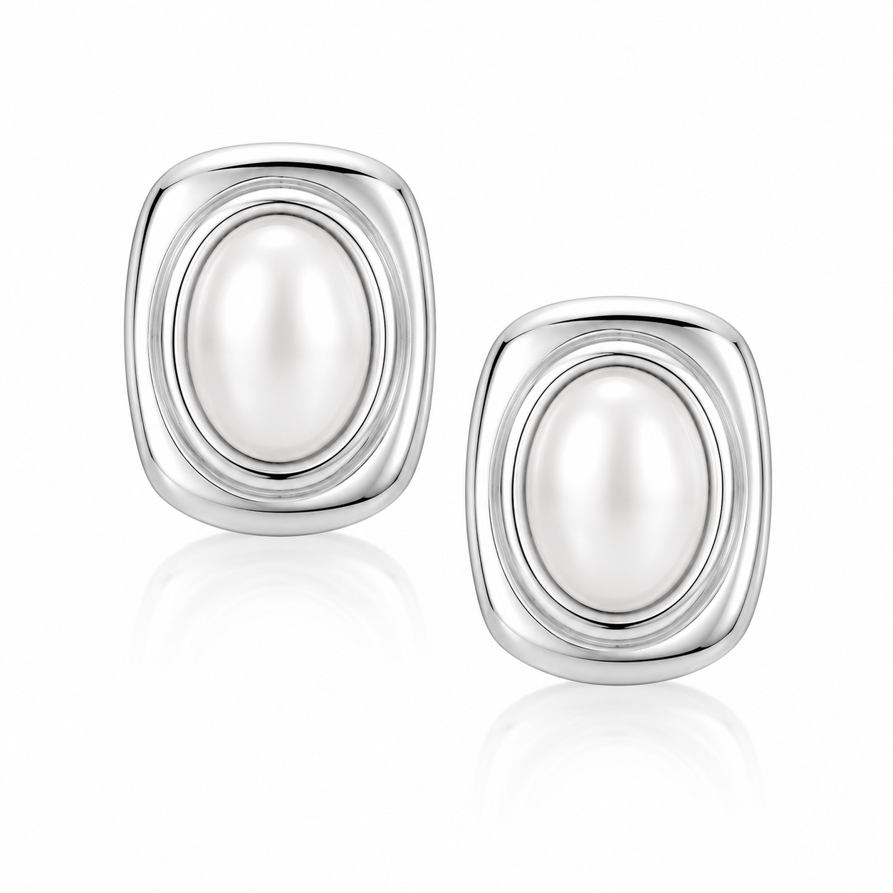 Bohomoon Stainless Steel Betsy Pearl Stud Earrings