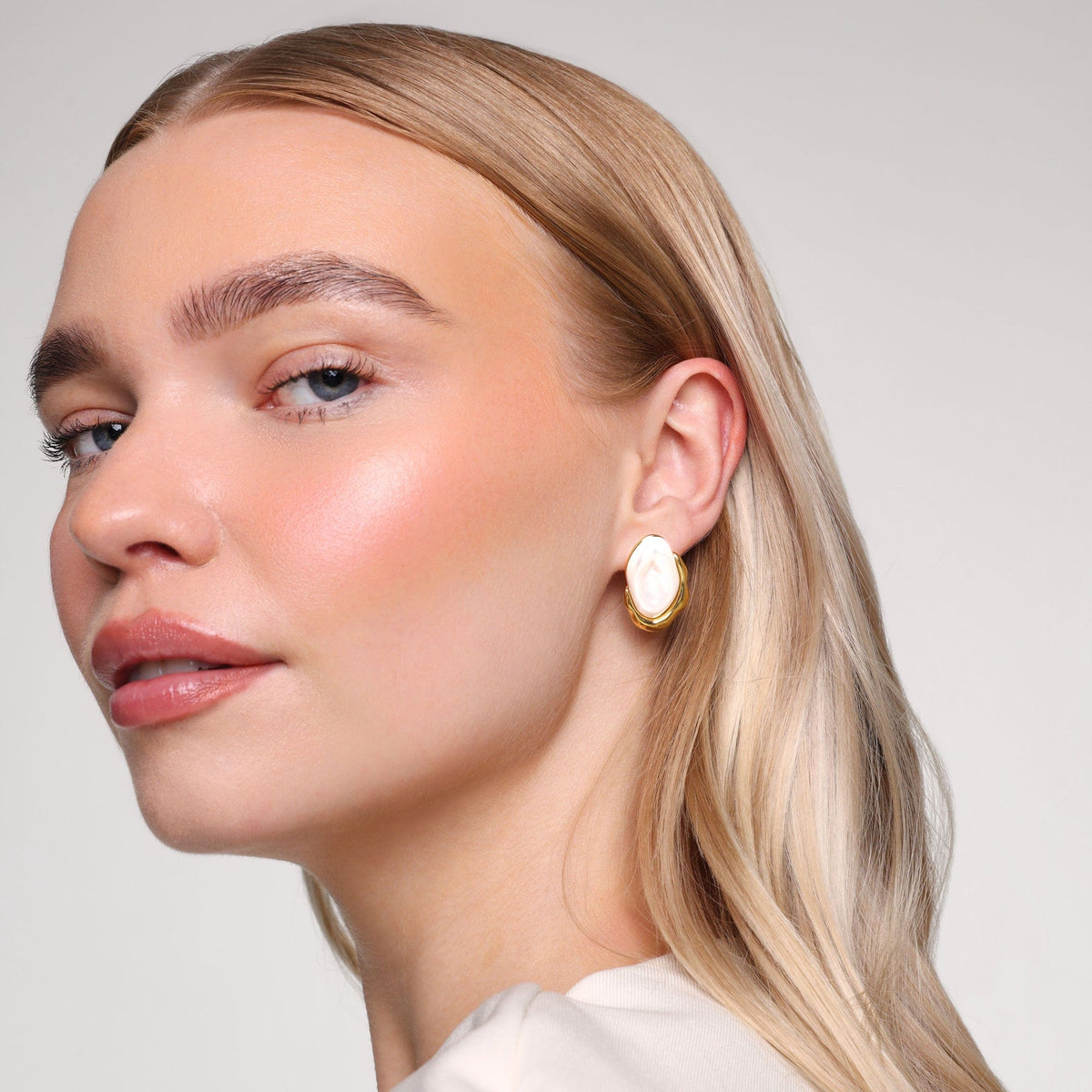 Bohomoon Stainless Steel Drip Pearl Stud Earrings