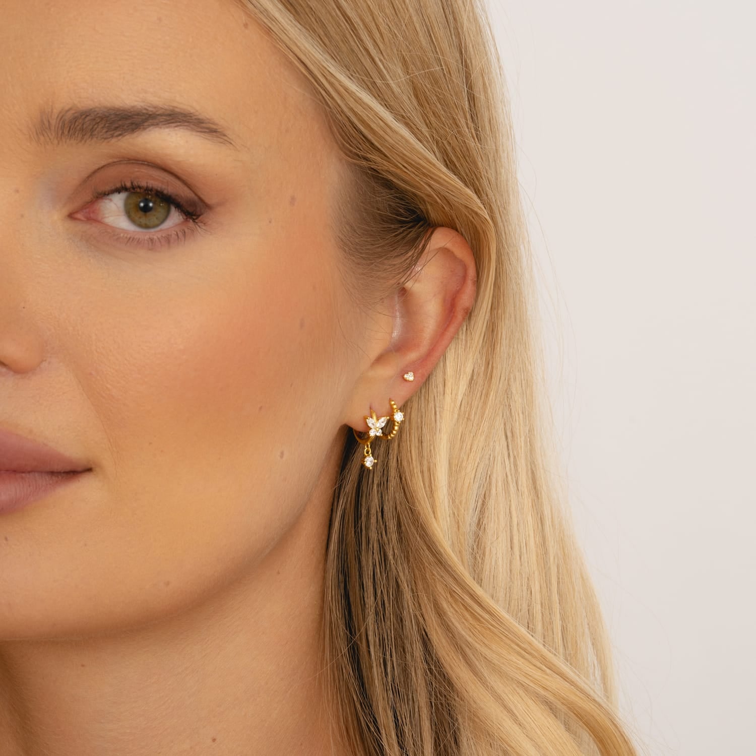 Bohomoon Stainless Steel Monica Heart Stud Earrings
