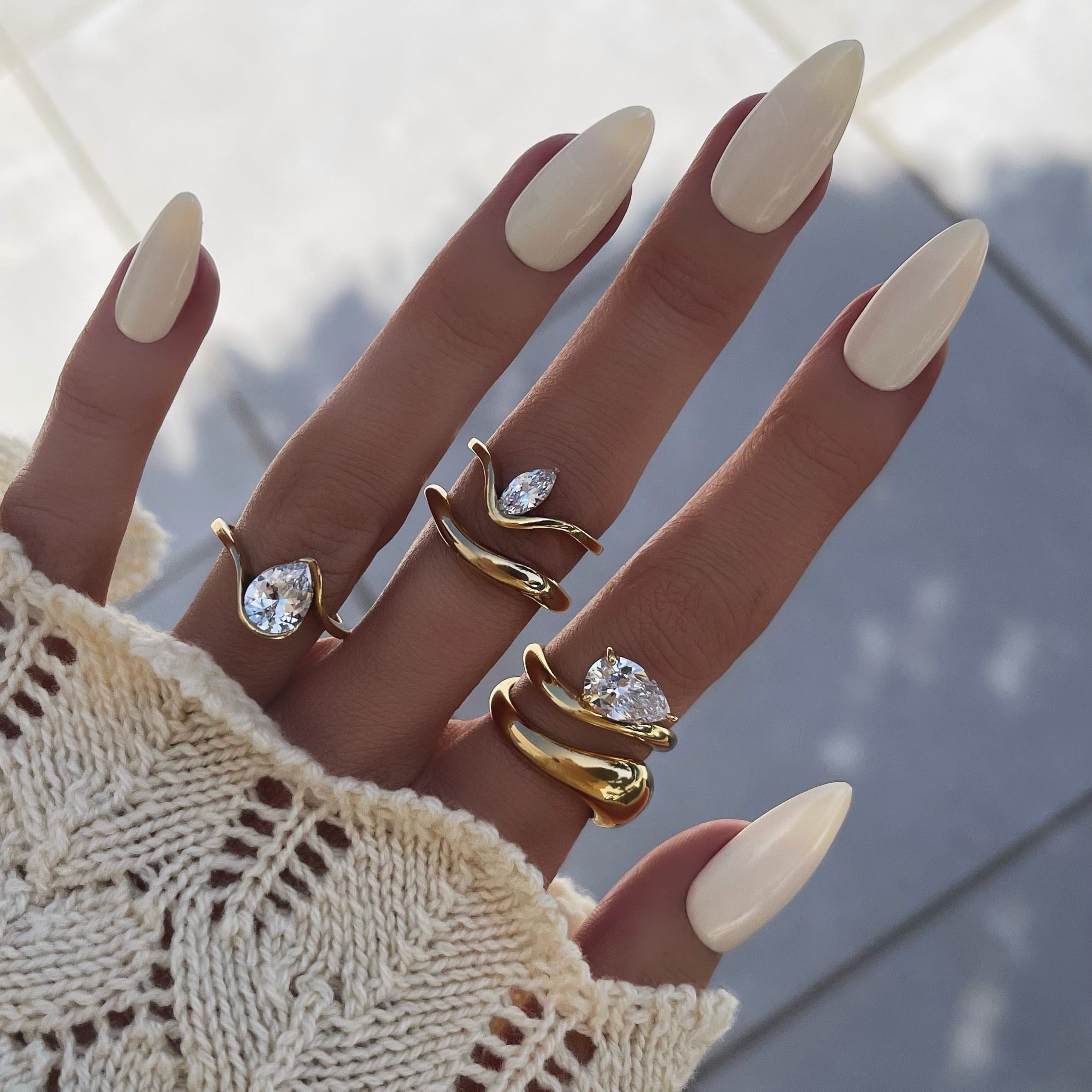 Bohomoon Stainless Steel Poise Ring