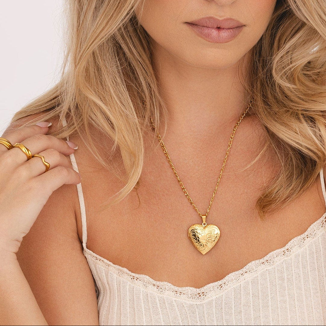 Bohomoon Stainless Steel Beau Heart Locket Necklace