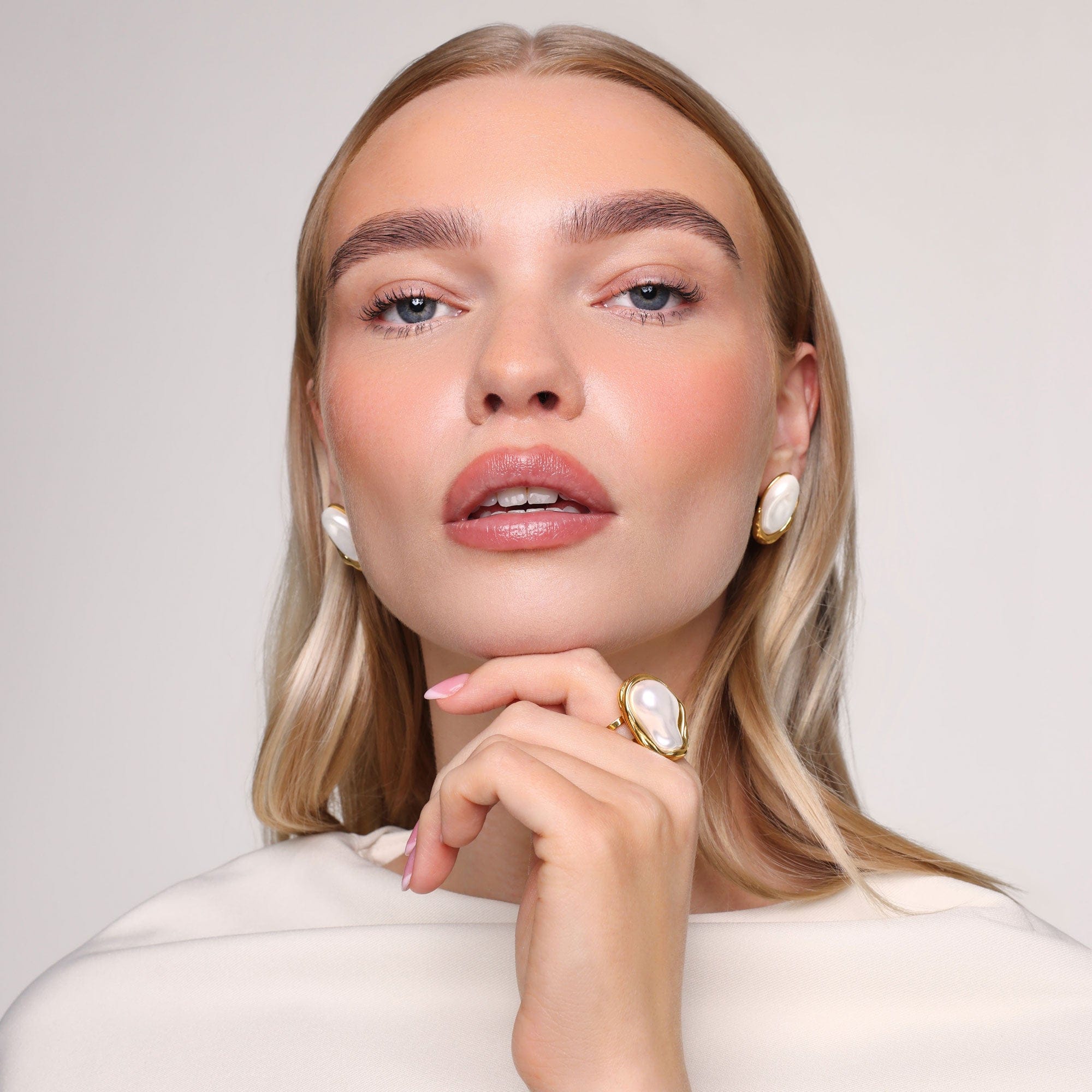 Bohomoon Stainless Steel Drip Pearl Stud Earrings