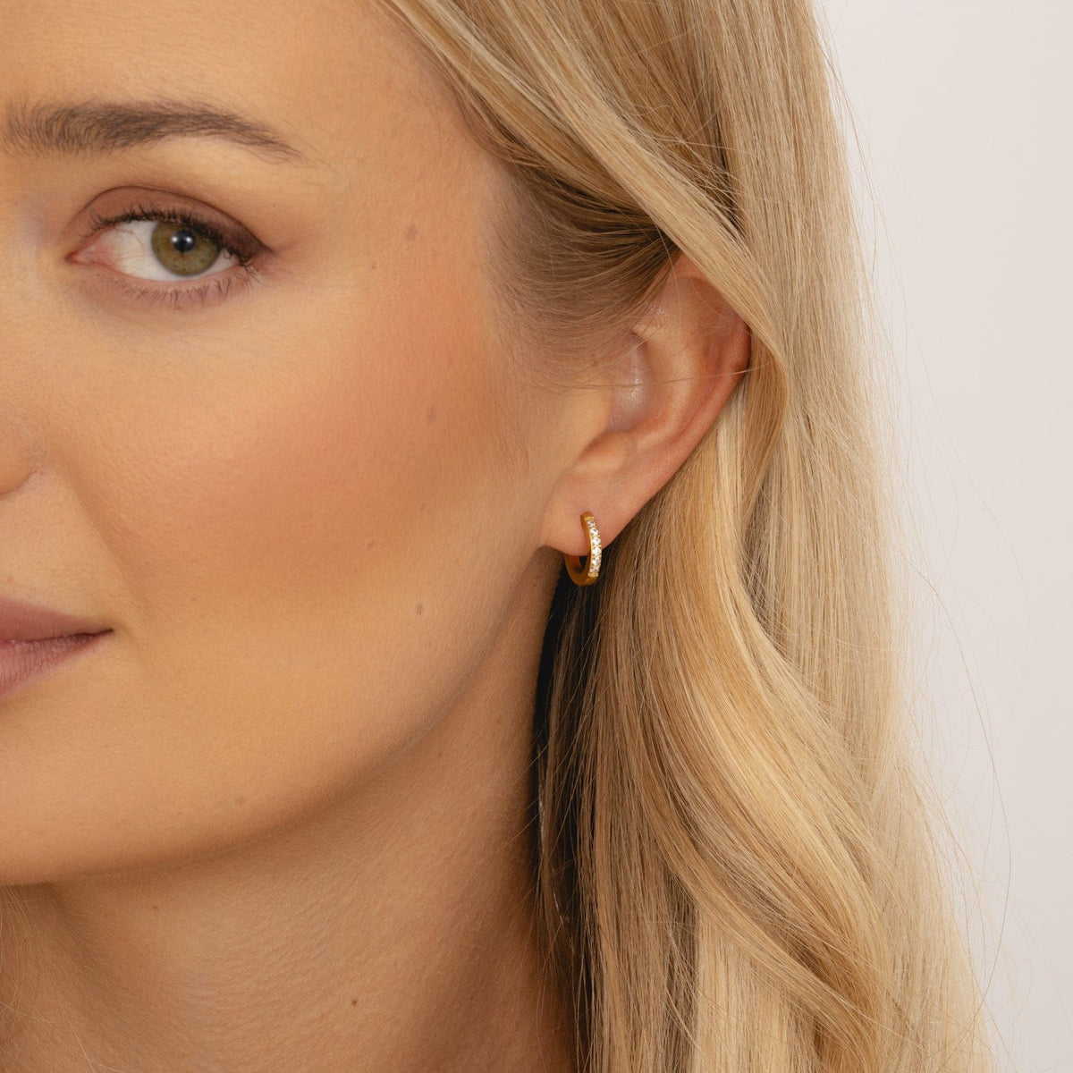 Bohomoon Stainless Steel Lexi Huggie Hoop Earrings