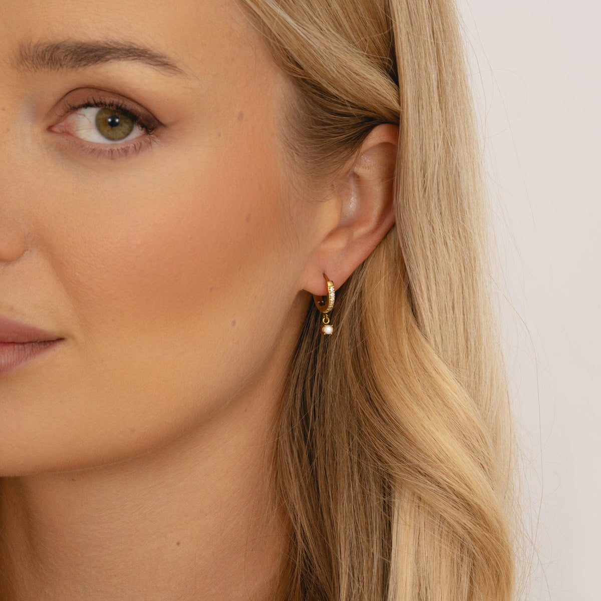 Bohomoon Stainless Steel Priscilla Pearl Hoop Earrings