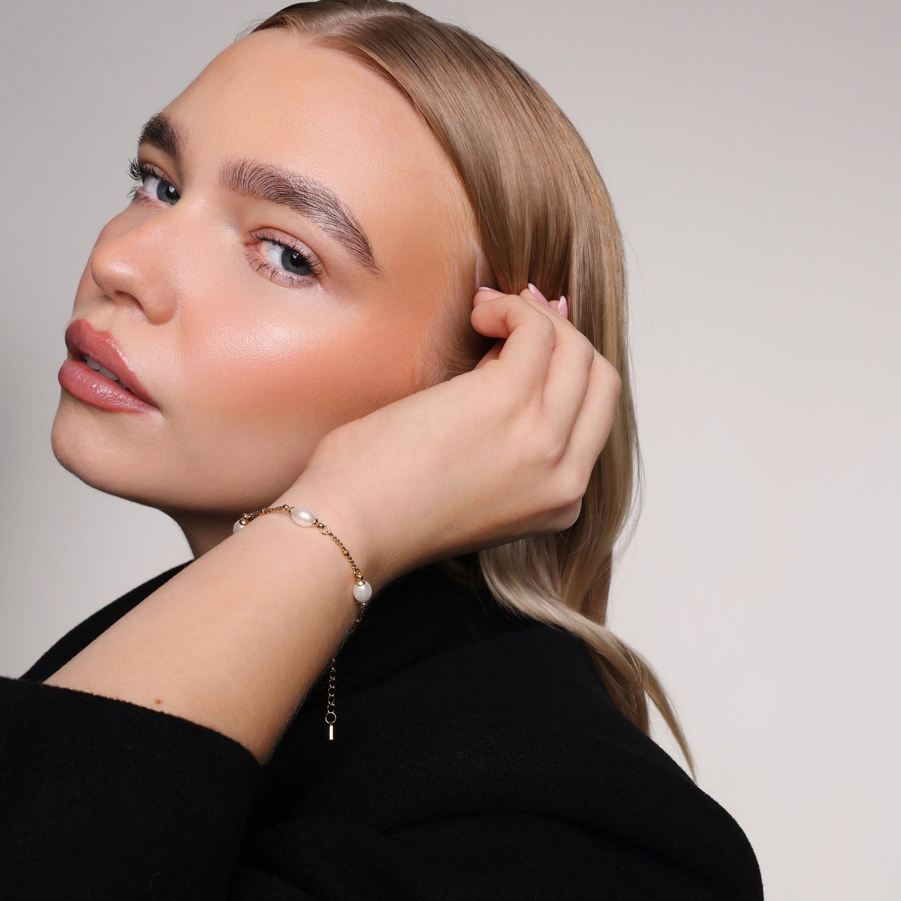 Bohomoon Stainless Steel Robin Pearl Bracelet