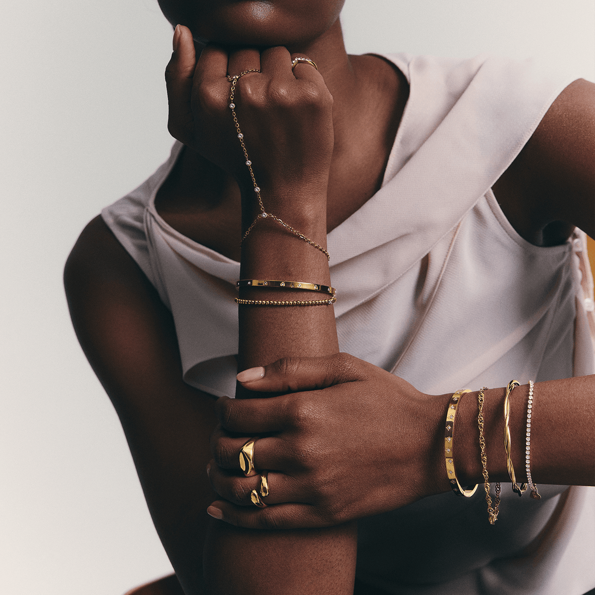 Bohomoon Stainless Steel Sammie Hand Chain Bracelet