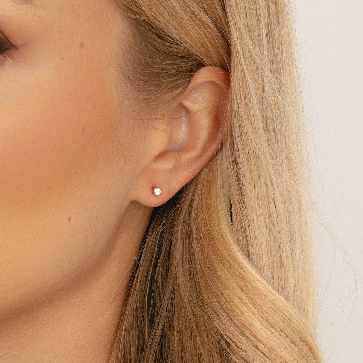 Bohomoon Stainless Steel Tink Stud Earrings